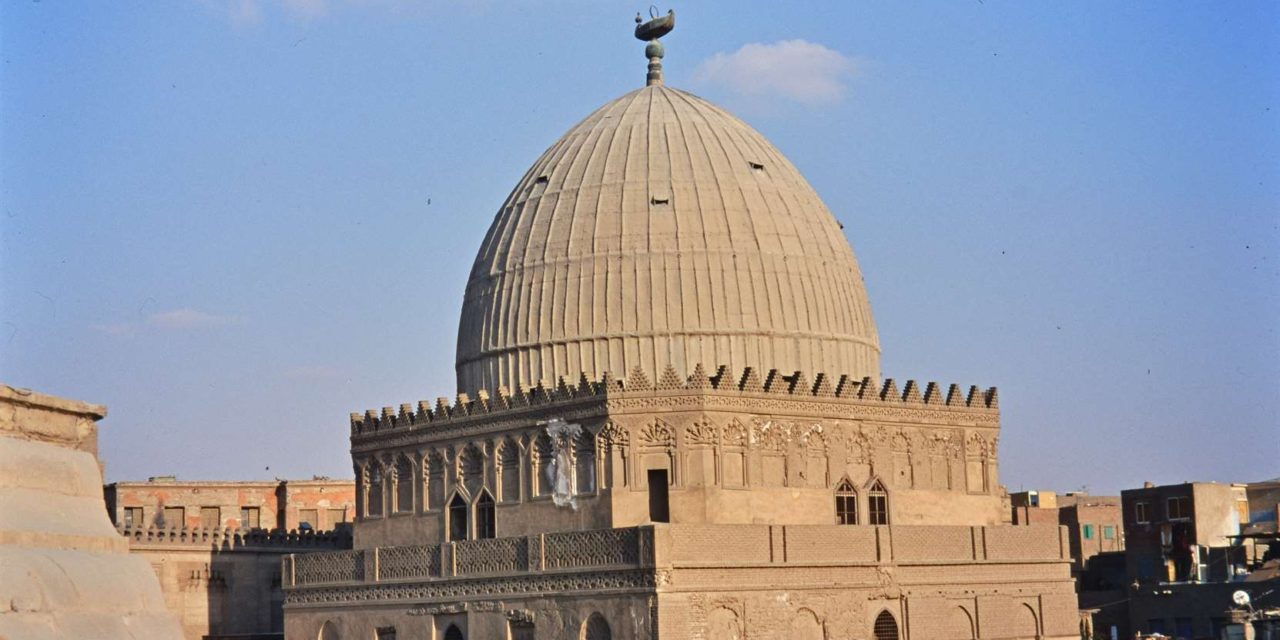 هبوط أرضي يكشف عن جبانة أثرية في مسجد الإمام الشافعي