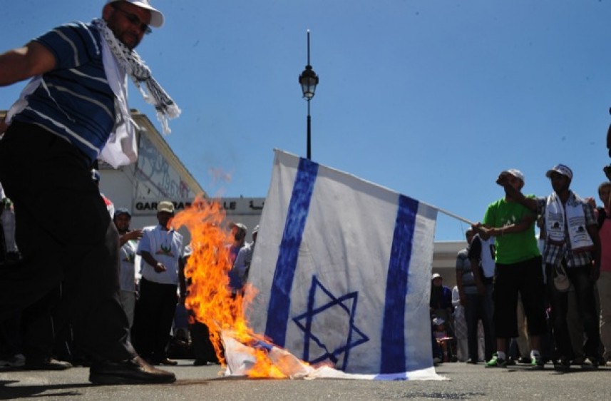 ألمانيا ترفض حرق علم إسرائيل وتفتح تحقيقات فى الأمر !