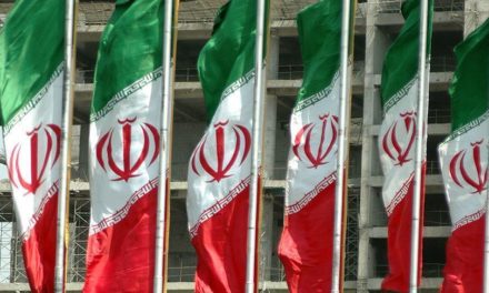 قائد الحرس الثوري الإيراني يعلن انتهاء المظاهرات والفيس بوك يفضحه